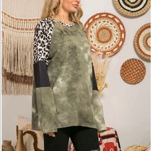 Cute leopard long sleeve sweater